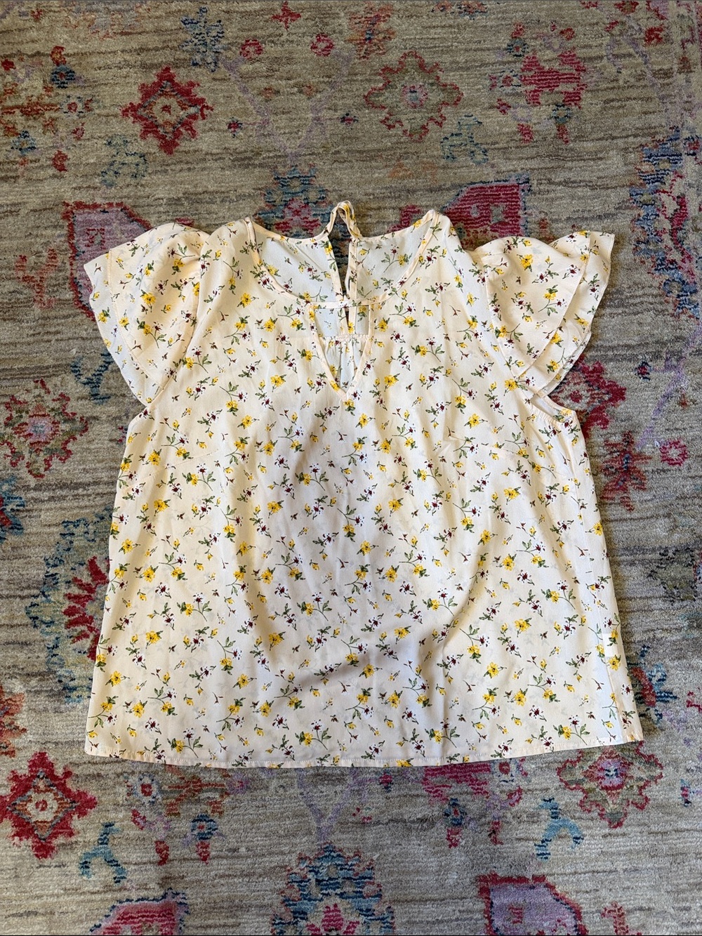 Women’s Cream Floral Flutter-Sleeve Top